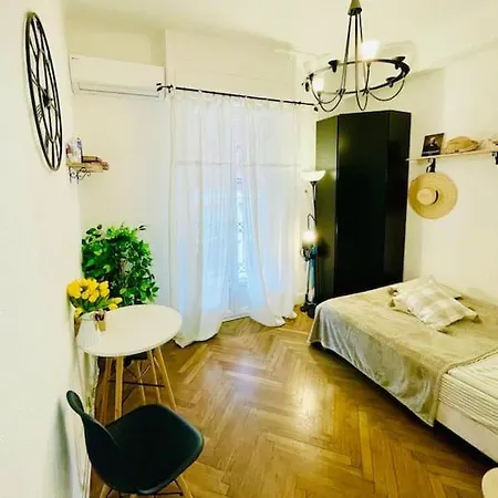 Apartment Ac & Balcony
