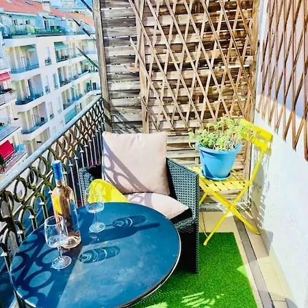Apartment Ac & Balcony