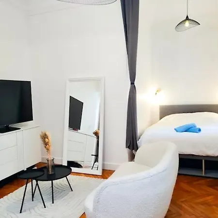 Studio Moderne Centre