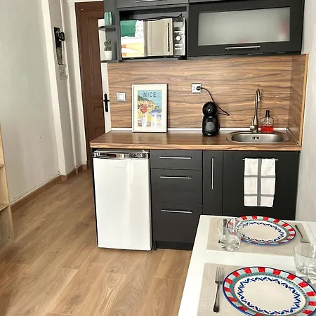 A Pretty Nest In Apartment Nice