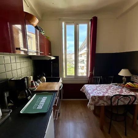 Apartment Agreable 2p Lumineux Proche Centre-ville