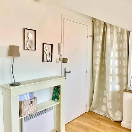 Apartment Studio On The Attic-5 Min From Sea & Main Street
