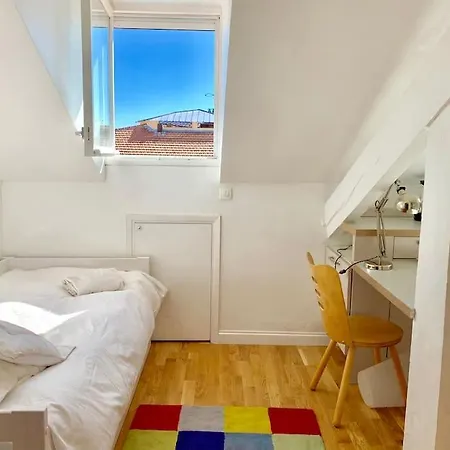 Apartment Studio On The Attic-5 Min From Sea & Main Street