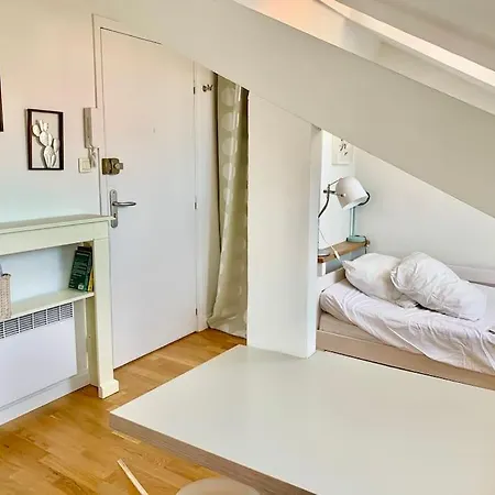 Apartment Studio On The Attic-5 Min From Sea & Main Street *
