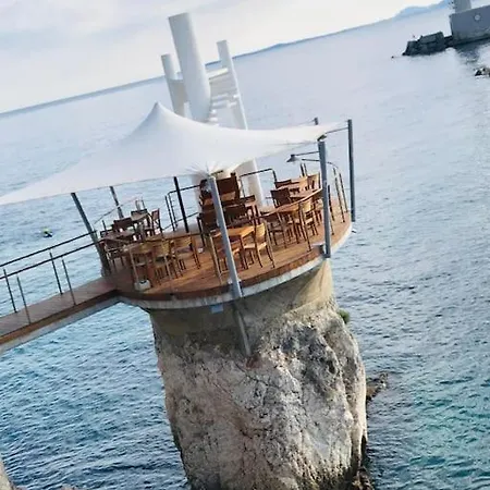 Stylish 4-star Cocoon In The Heart Of The Port * Nice