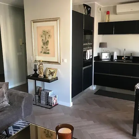 Stylish 4-star Cocoon In The Heart Of The Port Apartment Nice