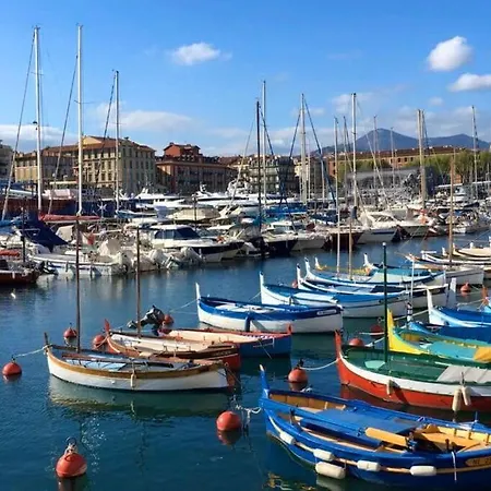 Stylish 4-star Cocoon In The Heart Of The Port Apartment Nice