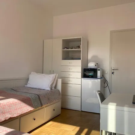 Mirela's Private With Key, Ac, Lift & Balcony In The Center Of On The Cote D'azur Homestay *