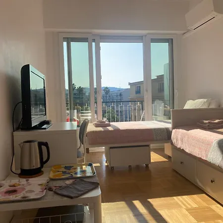 Homestay Mirela's Private With Key, Ac, Lift & Balcony In The Center Of On The Cote D'azur