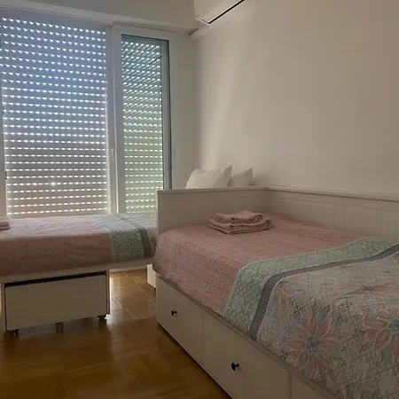 Mirela's Private With Key, Ac, Lift & Balcony In The Center Of On The Cote D'azur Homestay Nice