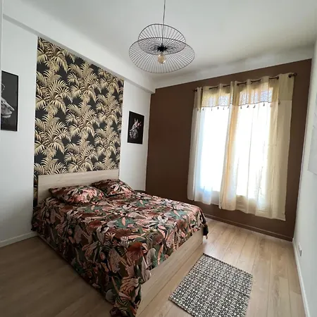 Belle Perle Rare Port De Appartement