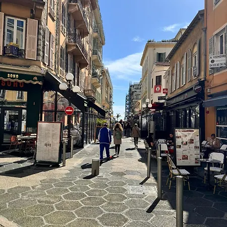 Appartement Carre D'or: Very Calm Cozy 2br, With Wi-fi