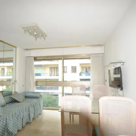 Apartment Centre Promenade Golden Square Terrace 1 Min Walk To The Beach Ac