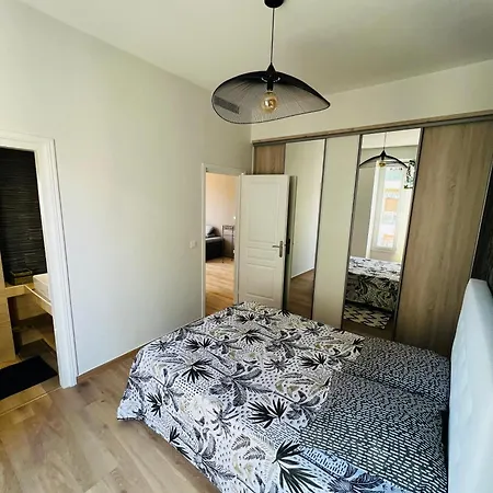 Appartement Joyau Rare Port De *