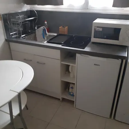 Appartement Centre- Small Pied-a-terre Near Beaches