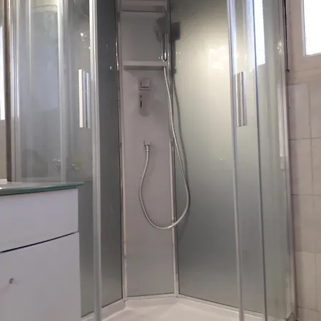 Appartement Centre- Small Pied-a-terre Near Beaches