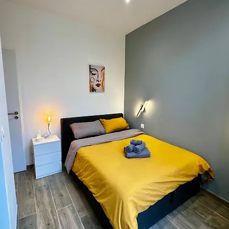 Homestay Liberation - Luxury & Design Apartment, 2 Private With 2 Private Bathroom For 2 Or Max 6 Person, Renovated, Modern, Ac, Wi-fi, Balcony, Calm, Tram Nice