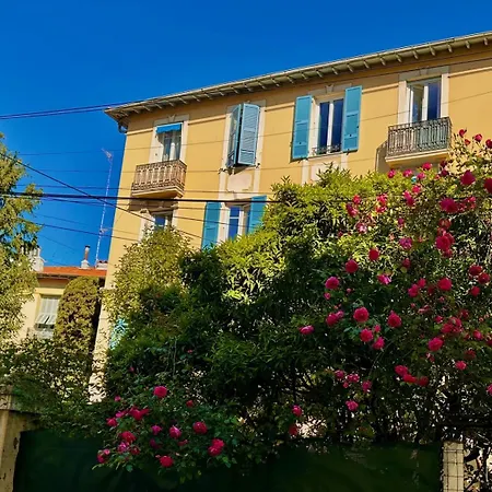 Homestay Liberation - Luxury & Design Apartment, 2 Private With 2 Private Bathroom For 2 Or Max 6 Person, Renovated, Modern, Ac, Wi-fi, Balcony, Calm, Tram