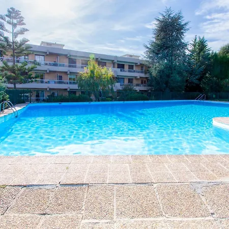 Apartment Sea View In With Swimming Pool! Nice