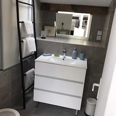 Appartement Atypique Et Merveilleuse Petite Maison En Plein Cœur De Nice, à Proximité De La Et Des Plages Nice