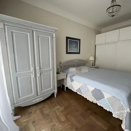 Apartment 70m2 - Centre De *