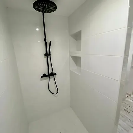 Apartment Spacieux Et Jardin Prive