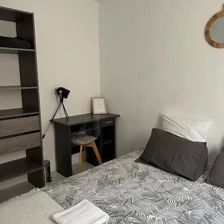 Location In Private Security With Free Parking, 1 Minute From Tramway, 9 Minutes From De Center, Accessible Transports * Nice