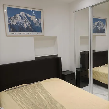Confortable A Proximite De La Mer. Appartement Nice
