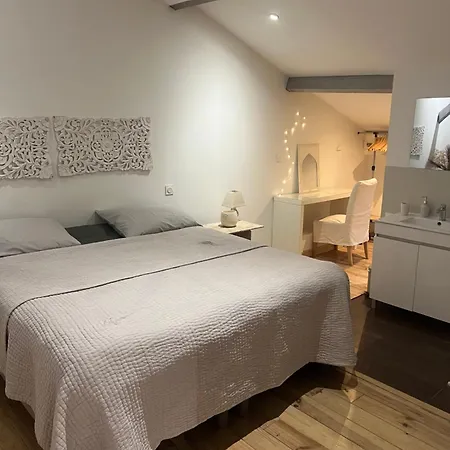 Duplex Quatre Pieces Avec Exterieur Deco Atypique - A 5 Minutes De La Apartment