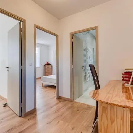 Maison 6 Personnes Avec Jardin Et Parking Privé * Nice