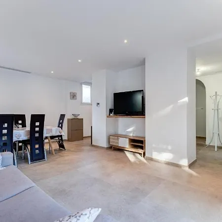 Maison 6 Personnes Avec Jardin Et Parking Privé