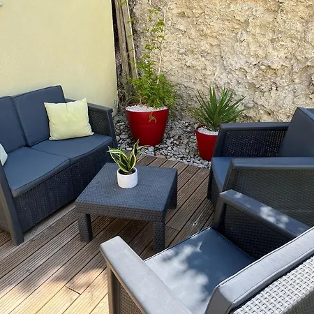 Holiday home Cocon Lumineux, Jardin Prive & Parking A 15min De La Nice