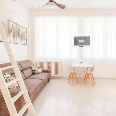 Appartement 50 Meters From The ! Location In Nice