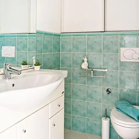 50 Meters From The ! Location In Appartement