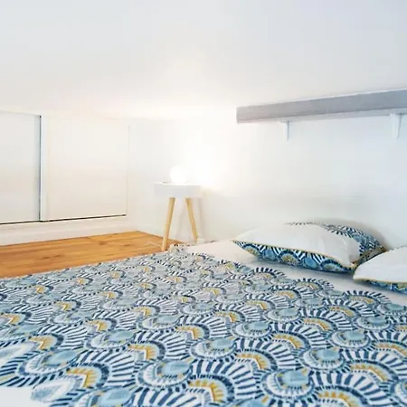 Appartement 50 Meters From The ! Location In Nice