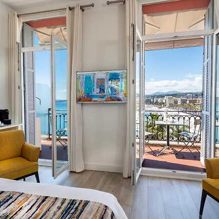 Suisse Hotel 4*