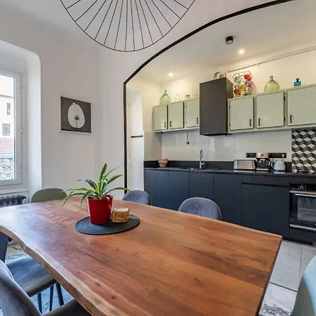 Port, Newly Renovated Cosy 55m2 Apartment *