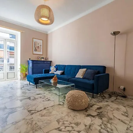 Port, Newly Renovated Cosy 55m2 Apartment