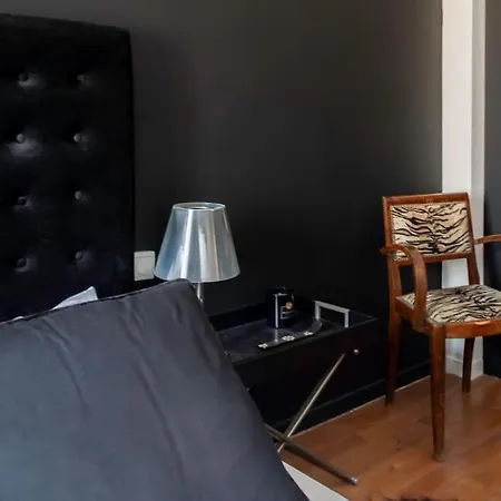 Apartment L30 Styly Old Town Central 2 Balconies 5mins Sea *