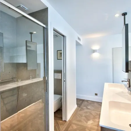 Waterfront 4bd Apt With Terrace *