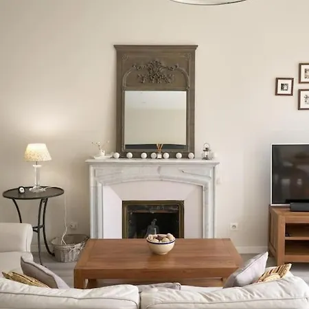 Bronte - Hyper Central, 1 Bedroom With Large Living Apartment *