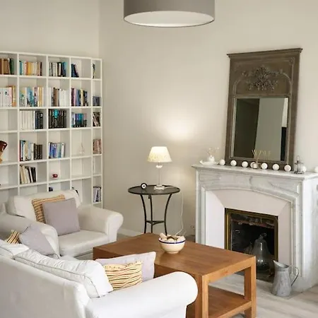 Bronte - Hyper Central, 1 Bedroom With Large Living Apartment *