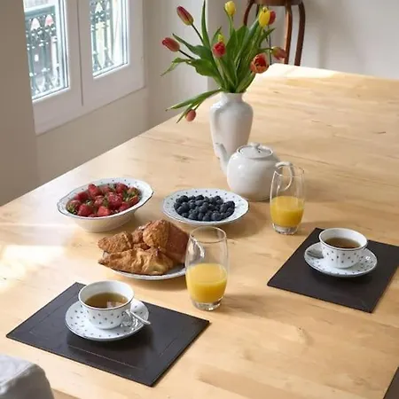 Bronte - Hyper Central, 1 Bedroom With Large Living Apartment Nice