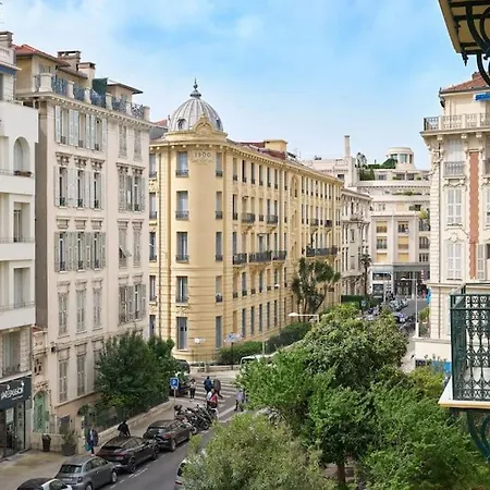 Bronte - Hyper Central, 1 Bedroom With Large Living Apartment *