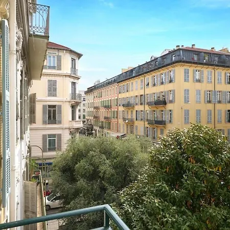 Bronte - Hyper Central, 1 Bedroom With Large Living Apartment *