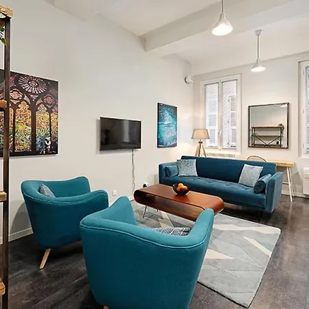 #18 Staywizus - Rossetti 2 Bedrooms Old Ac Apartment *