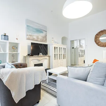 Apartment La Petite Chaise Bleue Classe 3 Etoiles *