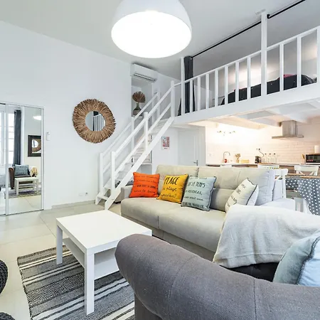 Apartment La Petite Chaise Bleue Classe 3 Etoiles Nice