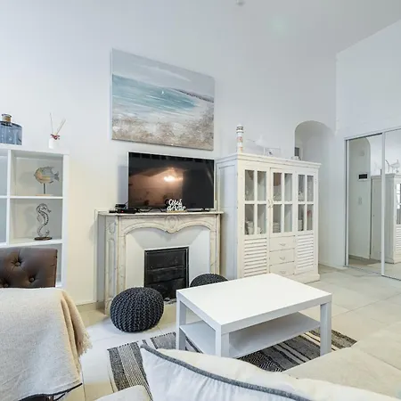 La Petite Chaise Bleue Classe 3 Etoiles Apartment