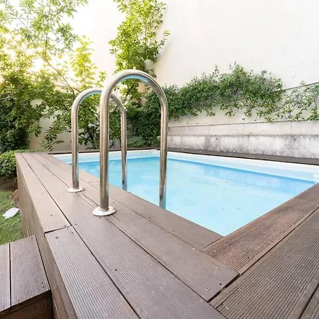 Apartment Superbe Avec Jardin Piscine, Garage
